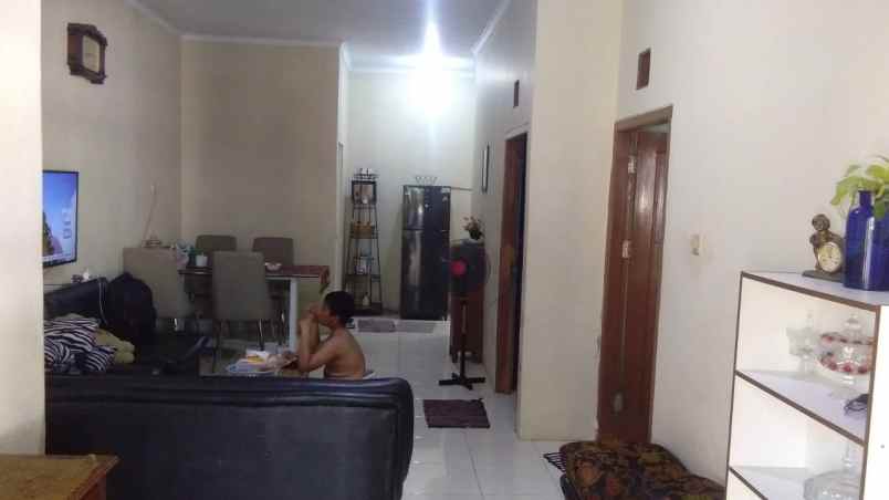 dijual rumah siap huni strategis