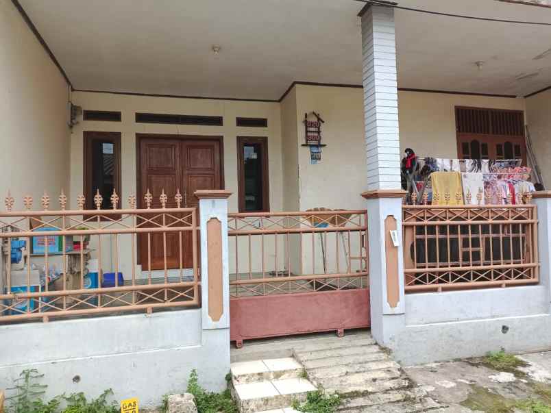 dijual rumah siap huni strategis