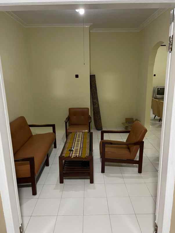 dijual rumah siap huni strategis