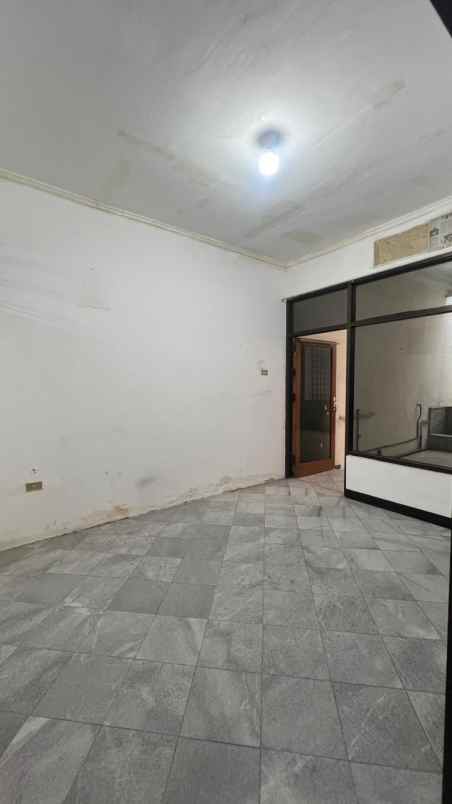 dijual rumah strategis di kertajaya indah