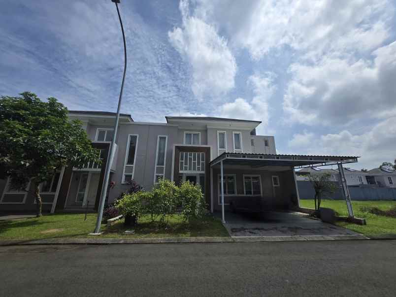dijual rumah suvarna sutera cluster