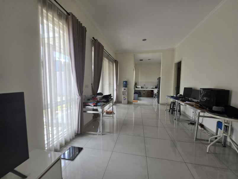 dijual rumah suvarna sutera cluster