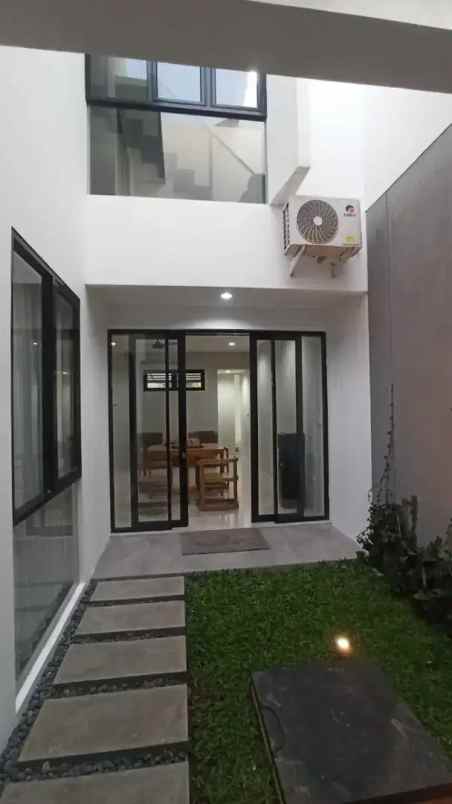 dijual rumah taman buaran indah 4