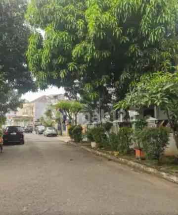 dijual rumah taman buaran indah 4