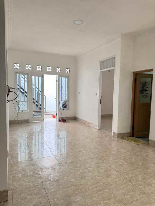 dijual rumah taman bumyagara mustikajaya