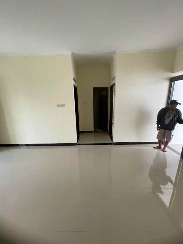 dijual rumah taman cihanjuang