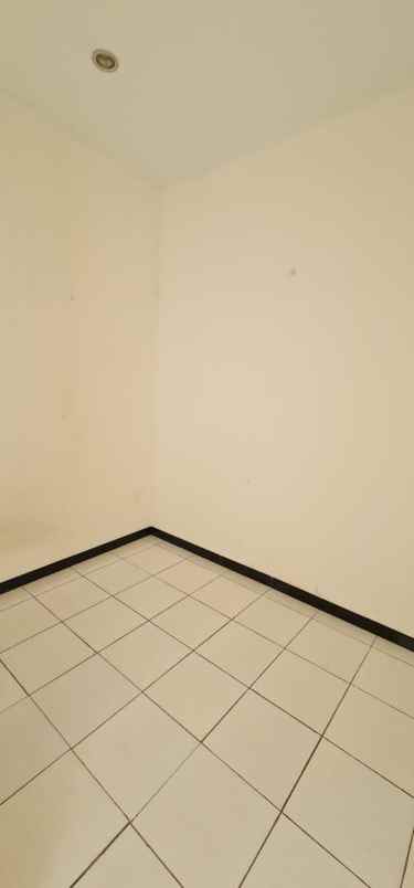 dijual rumah taman kopo indah 1