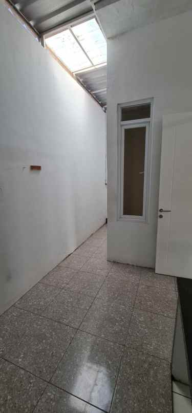 dijual rumah taman kopo indah 1