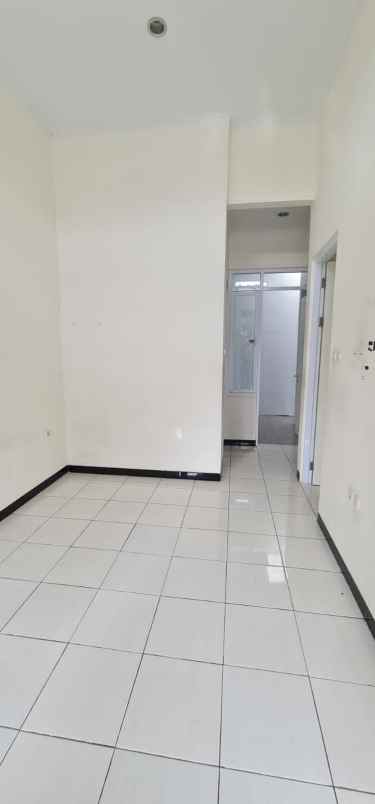 dijual rumah taman kopo indah 1