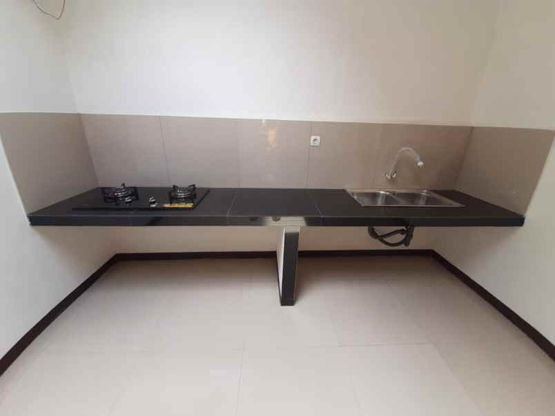 dijual rumah taman kopo indah 3