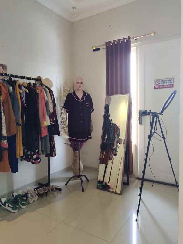 dijual rumah tambak medokan ayu