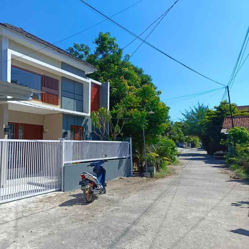 dijual rumah timbulharjo jl paris km 10