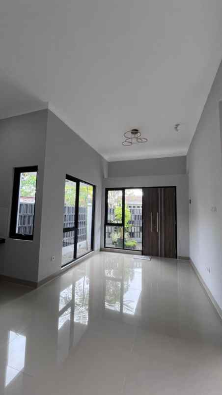 dijual rumah tlogoadi