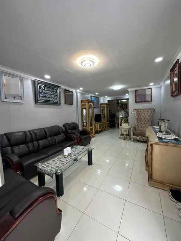 dijual rumah ulujami