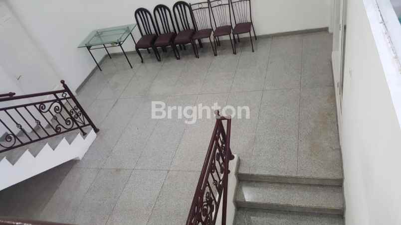 dijual rumah villa gapura