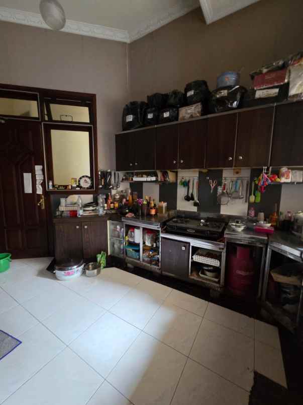 dijual rumah villa royal surabaya