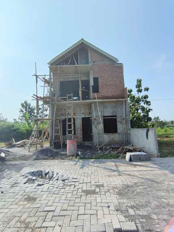 dijual rumah wates
