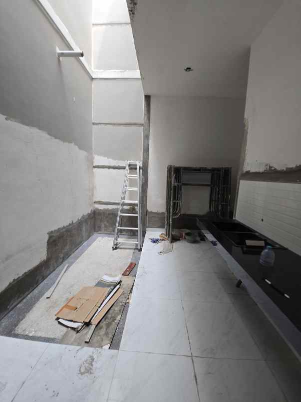 dijual rumah wisma mukti