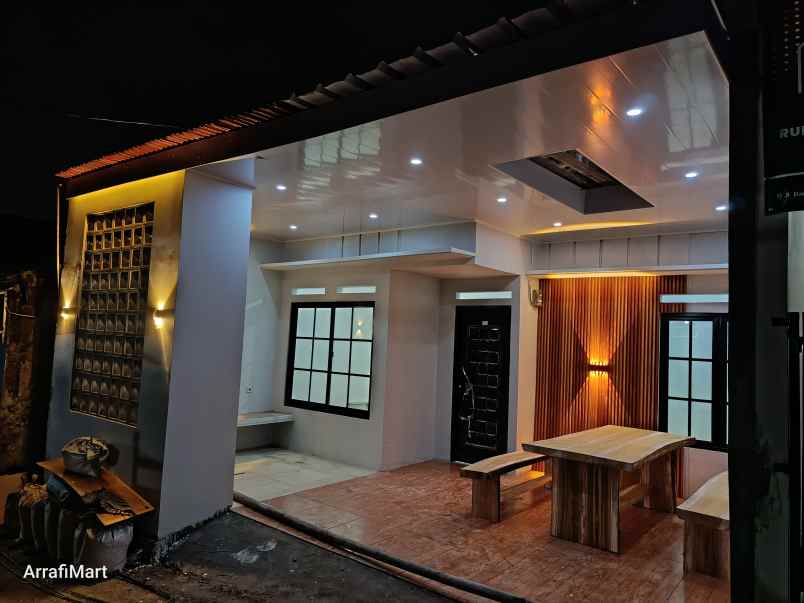 dijual siap huni rumah strategis mudah kemana mana