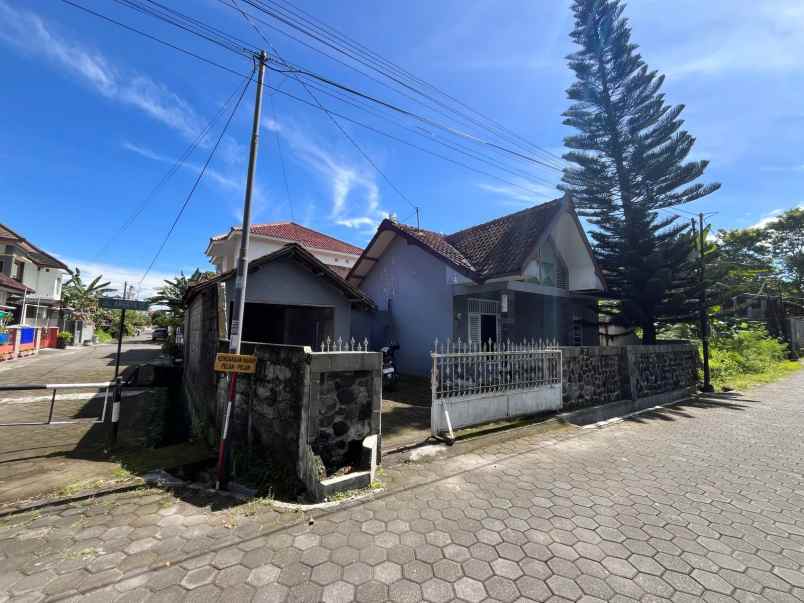 dijual tanah monjali