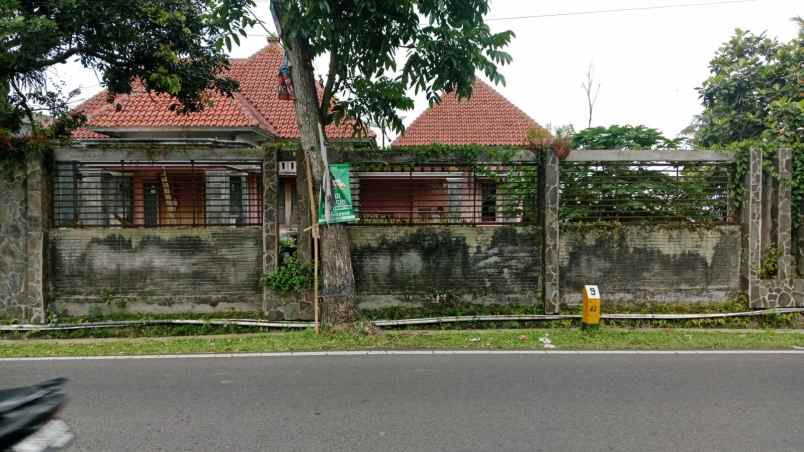 dijual villa bandungan