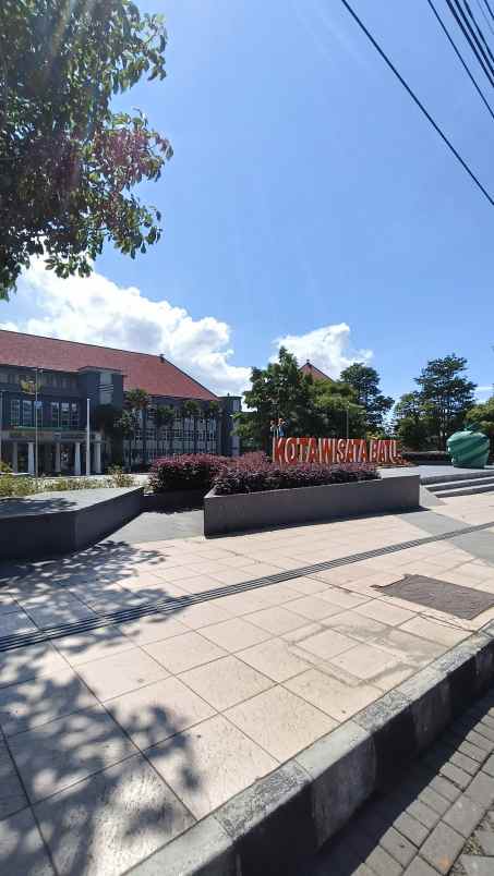 dijual villa jalan indragiri 2 blkg