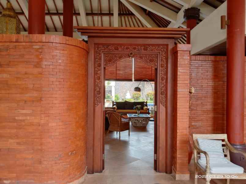 dijual villa mewah super bu harga dibawah pasar