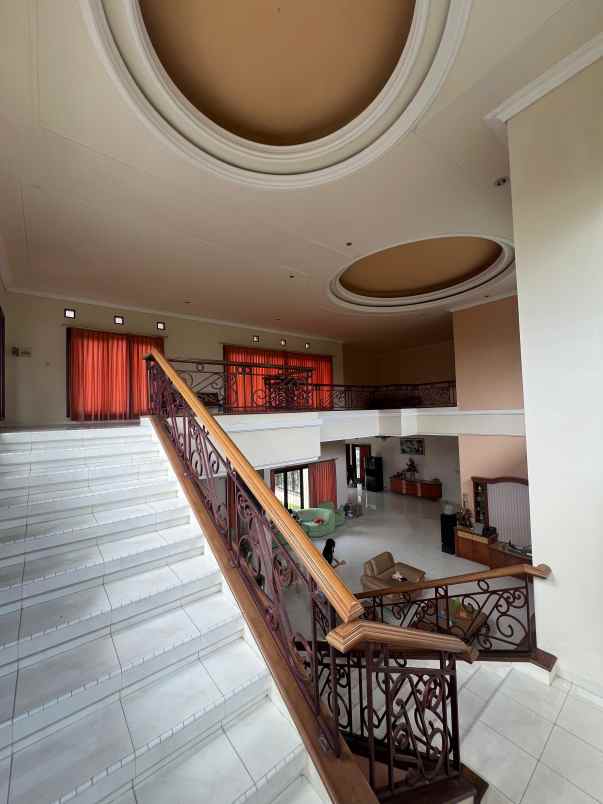 dijual villa puncak prigen