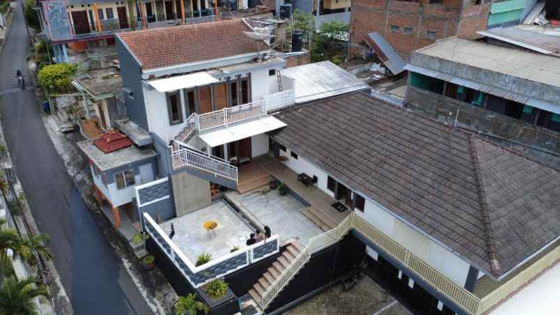 dijual villa villa songgokerto batu