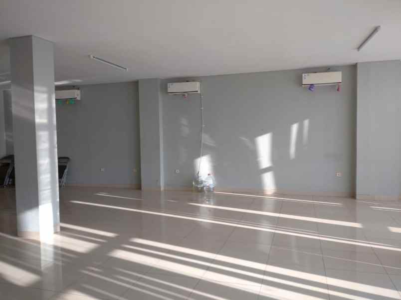disewakan kantor 4 lantai bebas banjir dijakarta pusat