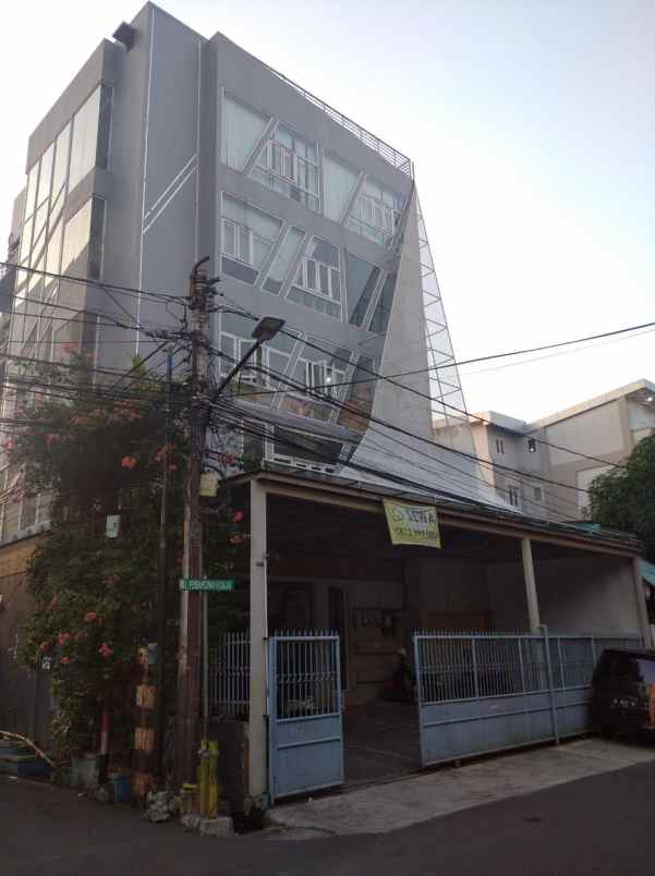 disewakan kantor 4 lantai bebas banjir dijakarta pusat