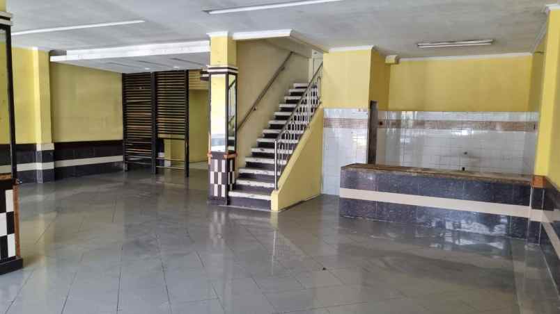 disewakan ruang usaha ex resto di galaxy bekasi