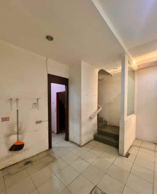 disewakan ruko gudang kantor mulyosari