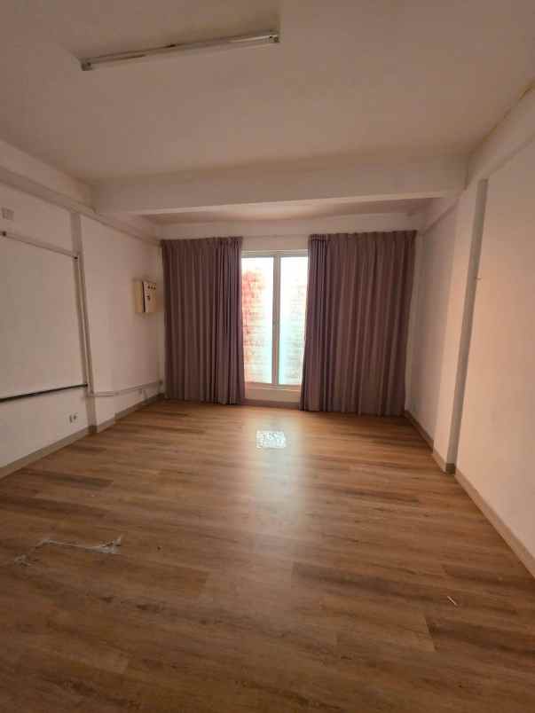 disewakan ruko gudang kantor pakuwon city