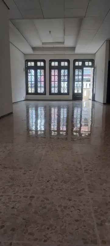 disewakan rumah besar tanah luas di pejaten timur