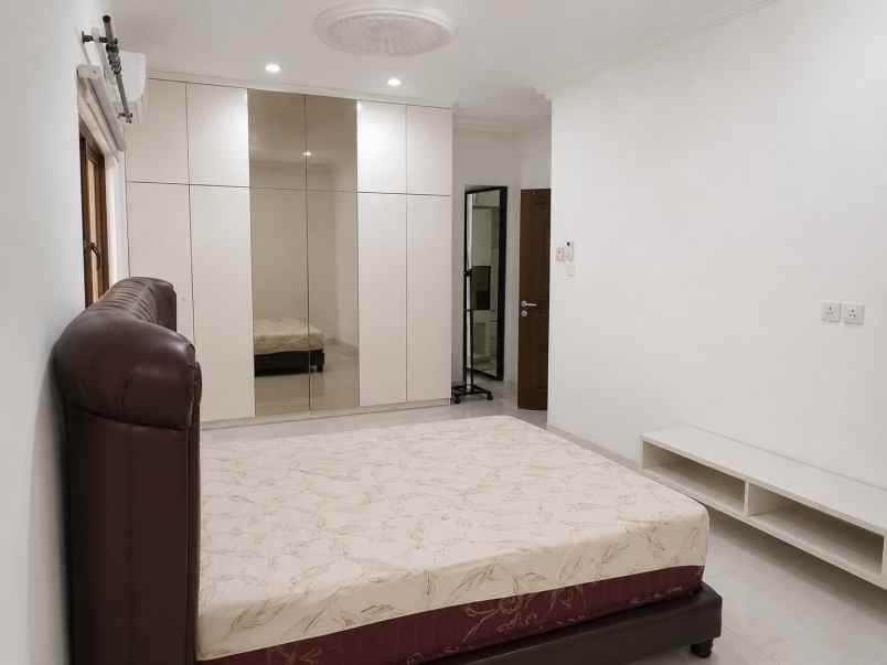 disewakan rumah cluster alamanda jgc