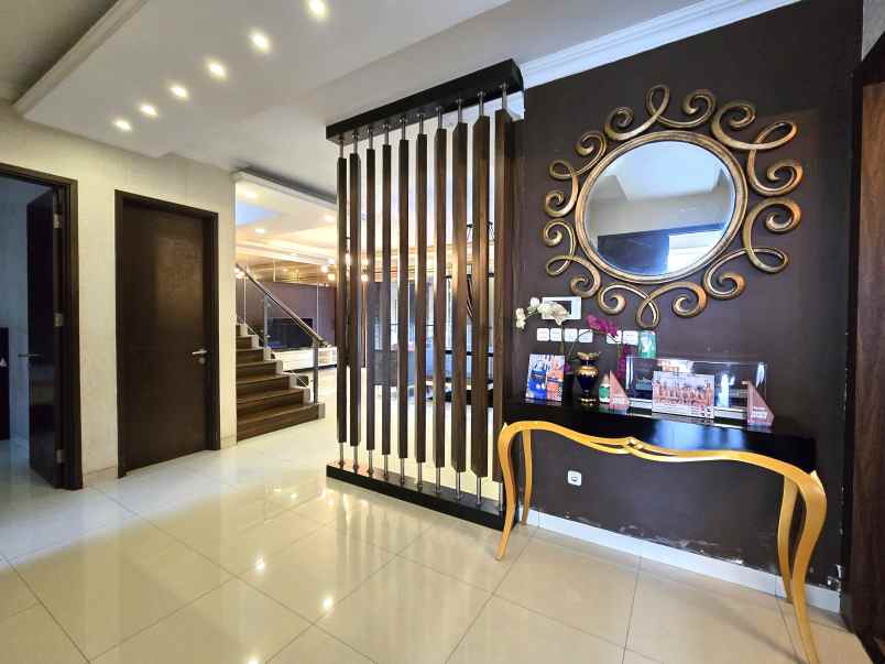 disewakan rumah cluster palm spring jgc