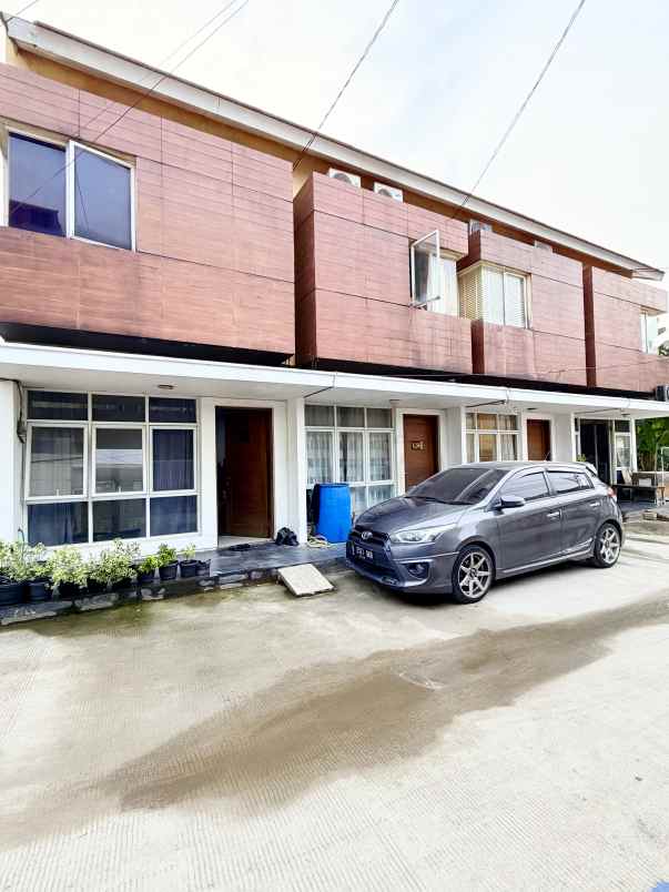 disewakan rumah jl adhyaksa iii blok s