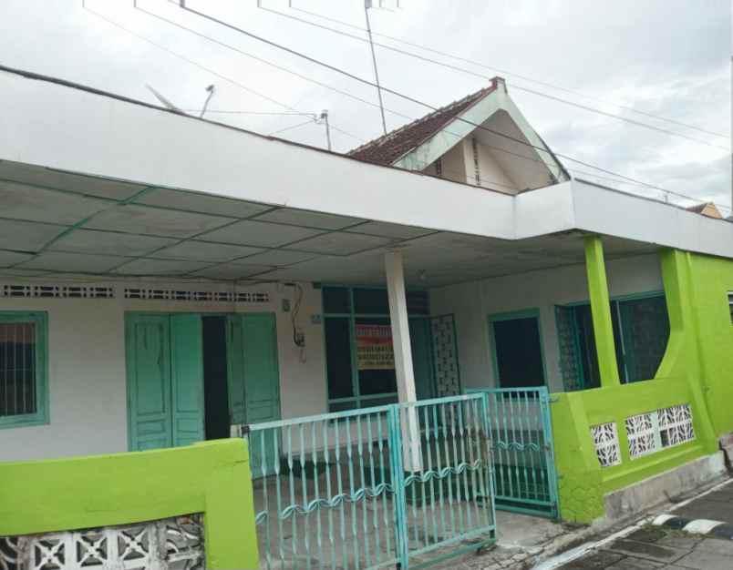 disewakan rumah jl laksda adisucipto km 7
