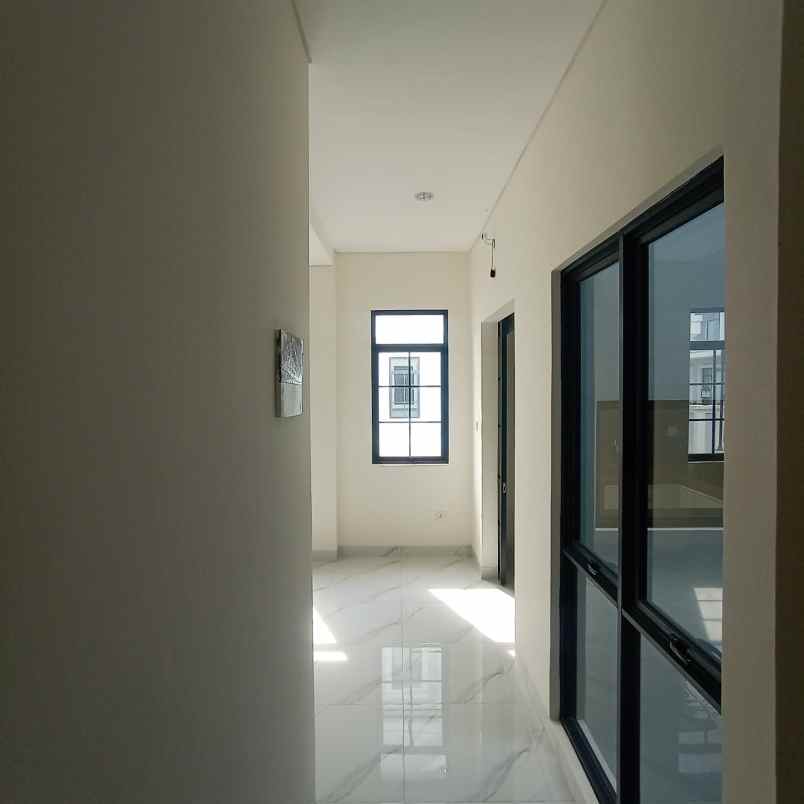 disewakan rumah lavon swan city cluster