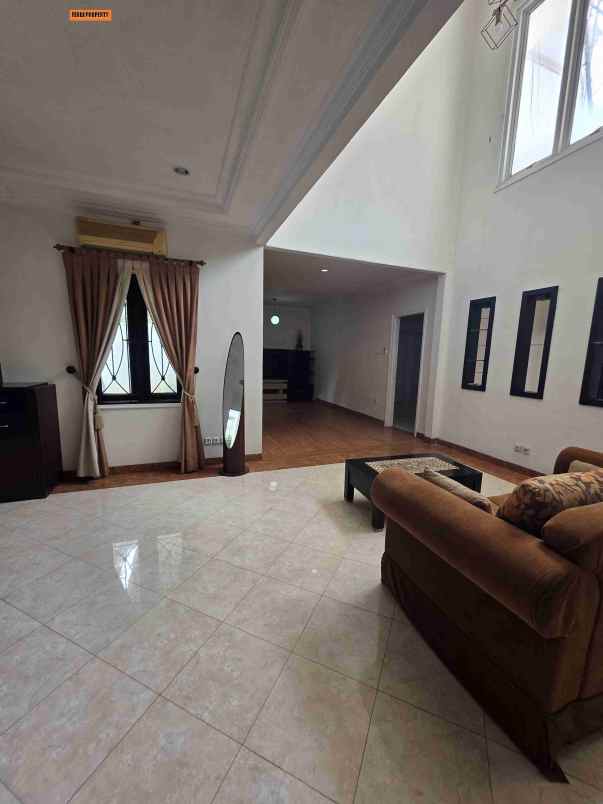 disewakan rumah perumahan raffles hills