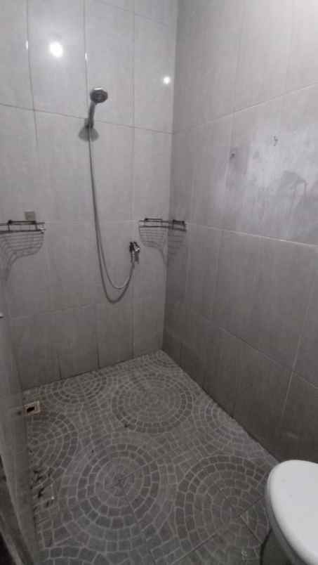 disewakan rumah rawamangun