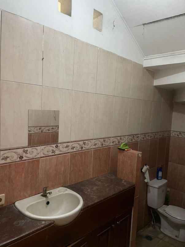 disewakan rumah rengas