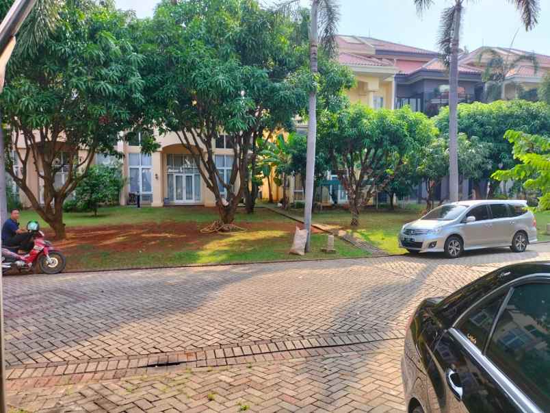 disewakan town house di taman resort mediternia pik