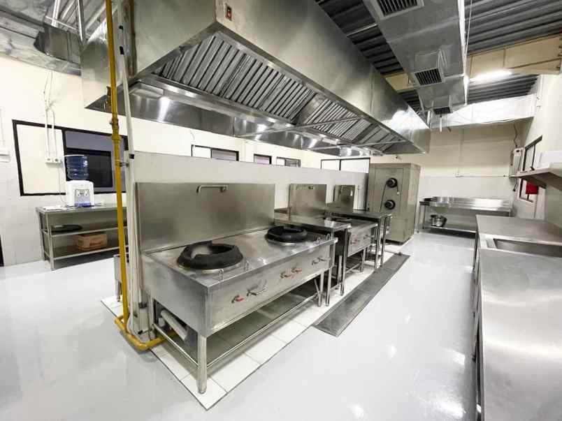 ex central kitchen carl s junior