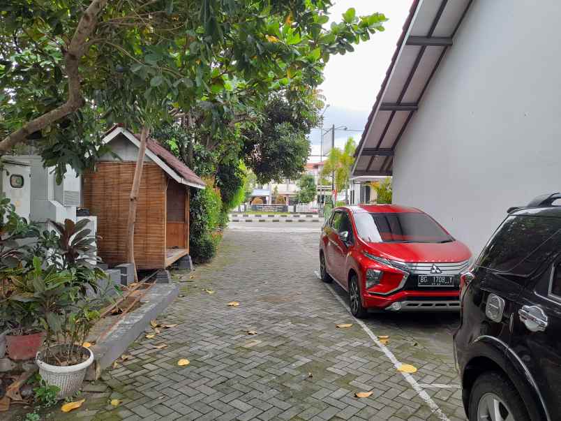 hotel melati di pinggir jl ringroad utara depok sleman