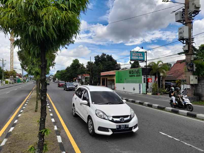 hotel melati di pinggir jl ringroad utara depok sleman