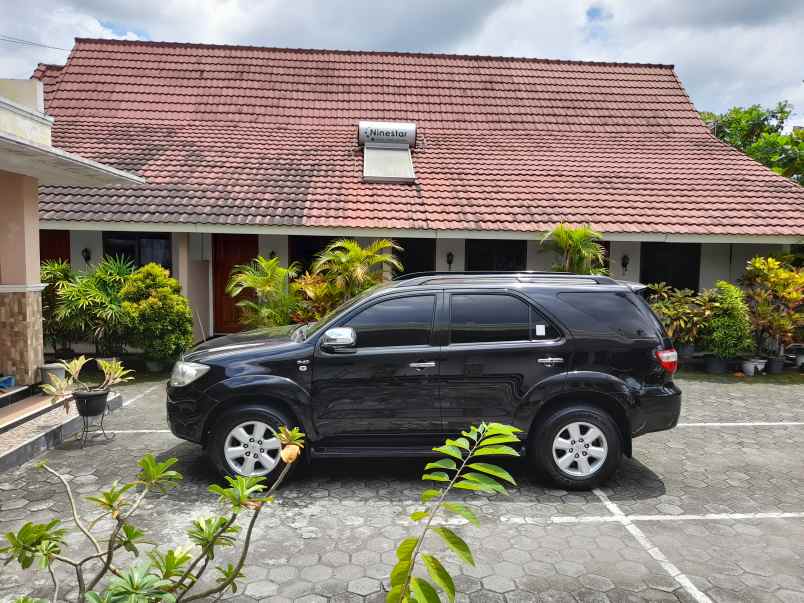 hotel melati di pinggir jl ringroad utara depok sleman