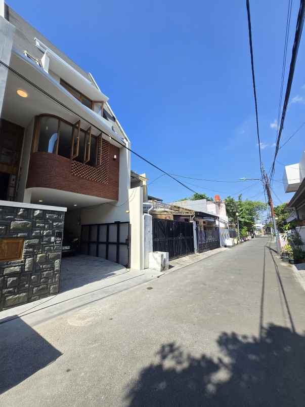 hunian dengan desain mewah di cipinang