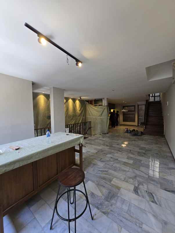 hunian dengan desain mewah di cipinang